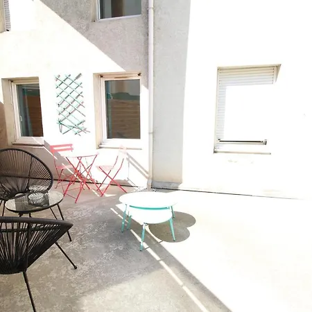 Mon A Villon-monplaisir Apartment *